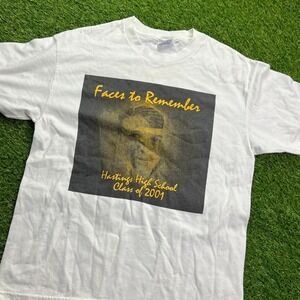 Vintage 2001 Hastings High‎ School Faces to Remember Tee Size M Hanes 50/50